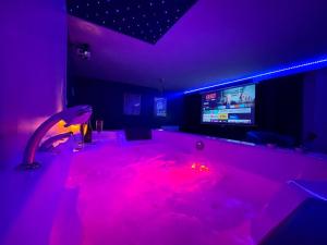 Spa sous les étoiles - Cinéma - Netflix - Parking - Gare