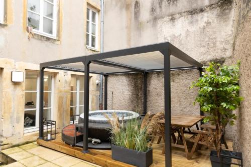 SPA, TERRASSE plein centre et proche gare