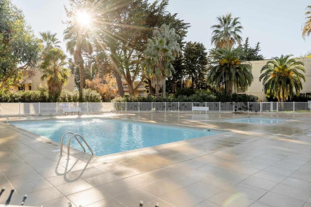 Appartement Spacieux 2 pièces au calme à 5 min des plages B15 1685 Chemin de Vallauris 06160 Antibes