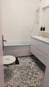 Spacieux appartement 4 chambres parking gratuit