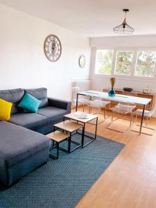 Spacieux appartement avec Balcons, 4 chambres, espace & confort, Centre Gare