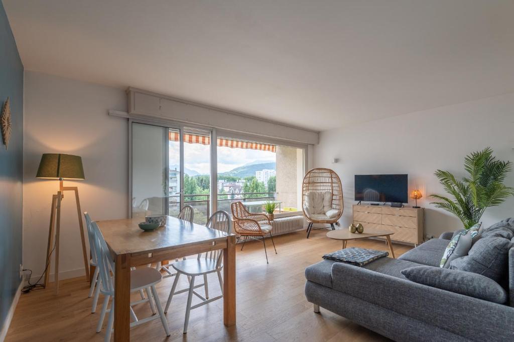 Spacieux Appartement T3 avec un balcon proche de la veille ville 18 route de Vignières, 74000 Annecy