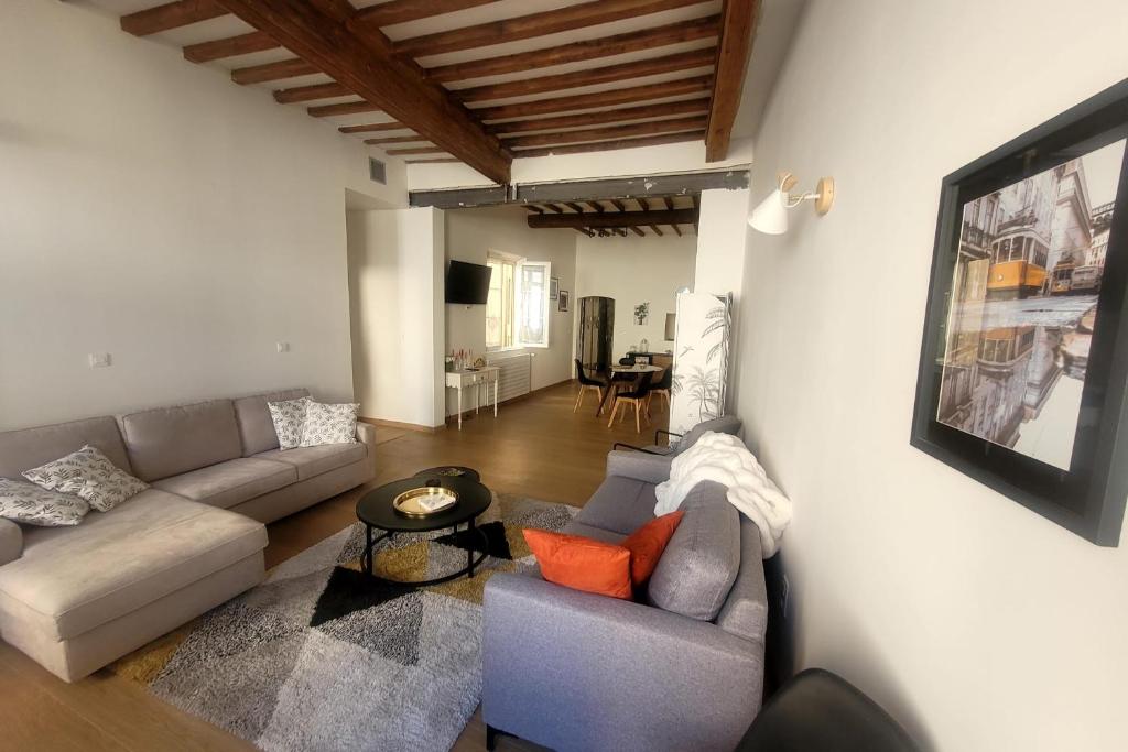 SPACIEUX appt pour 2 à Avignon ! 19 Rue Des Trois Faucons, 84000 Avignon