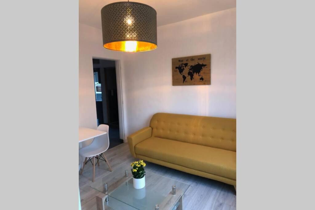 Appartement Spacieux confortable appartement centre ville 3 Rue de la Viewarde 59300 Valenciennes