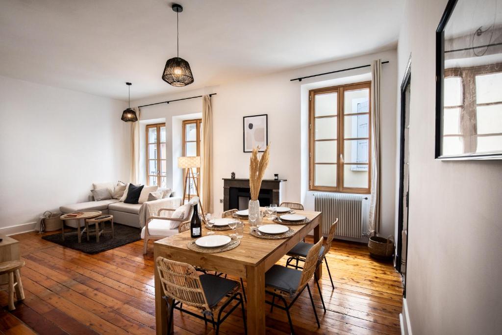 Appartement Appartement spacieux et chaleureux coeur de ville 107 Rue Nicolas Parent, 73000 Chambéry