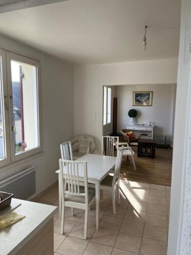Appartement appartement spacieux et lumineux proche de la plage 266 Rue Centrale Quimiac