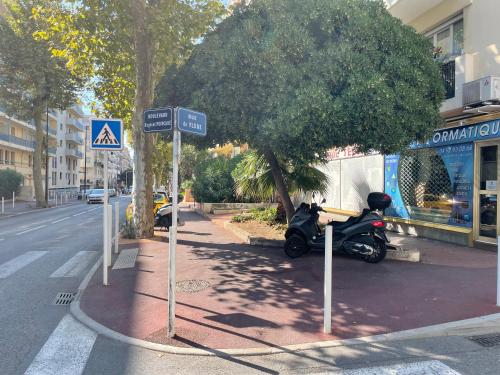 Spacieux F2 climatisé proche de la mer