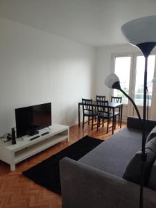 Spacieux F4-Balcon! 2 Place de Parkings!!