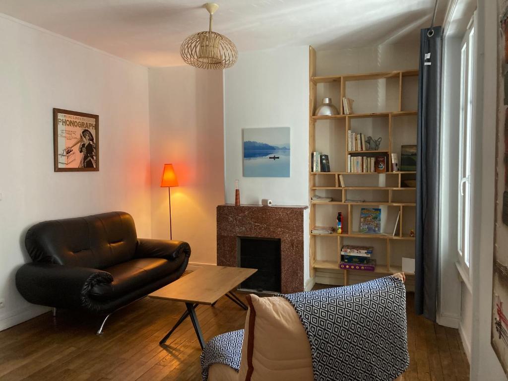 Appartement Appartement spacieux LIMOGES CENTRE garage wifi 1er etage 64 Rue Montmailler, 87000 Limoges