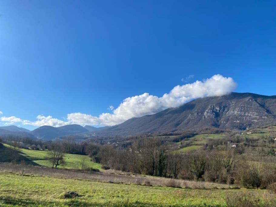 Spacieux logement au pied du Vercors RDC 940 Route du Camp d'Ambel, 26190 Saint-Jean-en-Royans