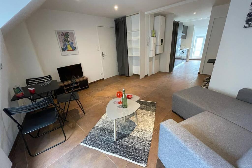 Appartement Spacieux n°8 en centre historique 30 Rue du Général Goury 29800 Landerneau