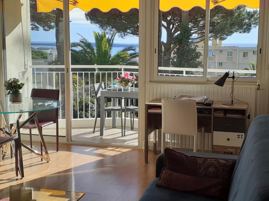 Appartement SPACIEUX STUDIO 37m2 - Terrasse VUE MER 86 Avenue Jean de Lattre de Tassigny 06400 Cannes