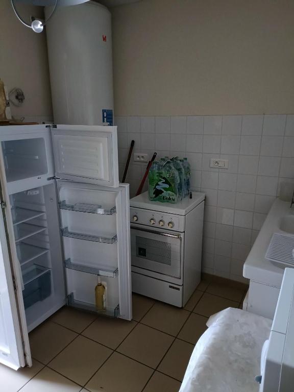 spacieux studio dans le Beaujolais 69830 Saint-Georges-de-Reneins