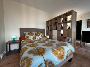 Spacieux studio sur jardin, beaucoup de charme