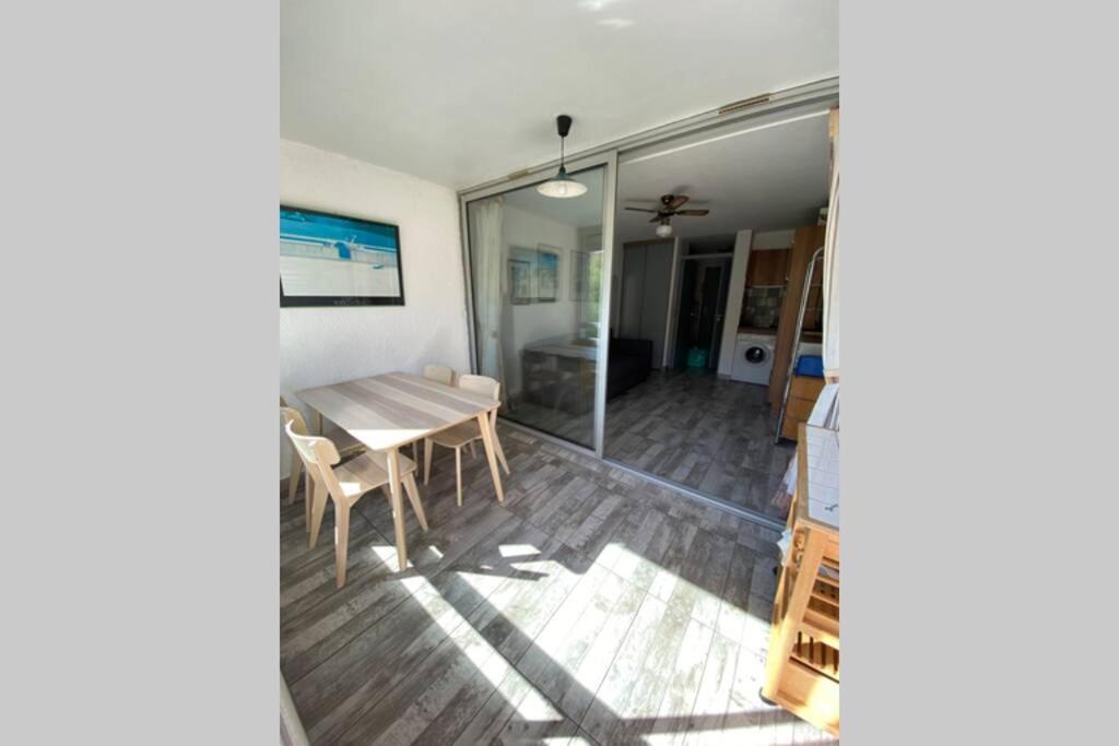 Appartement Spacieux studio sur le port de hyeres 3 Rue Claude Durand 83400 Hyères