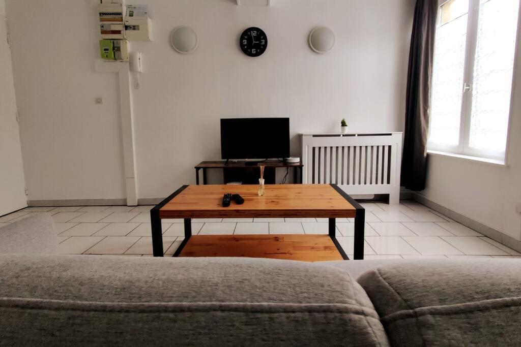 Appartement Spacieux T2 proche tribunaux 105 Rue du Pont du Rivage 59500 Douai