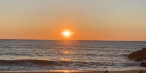 Spacieux T2 remis à neuf, à 3 min des plages, terrasse