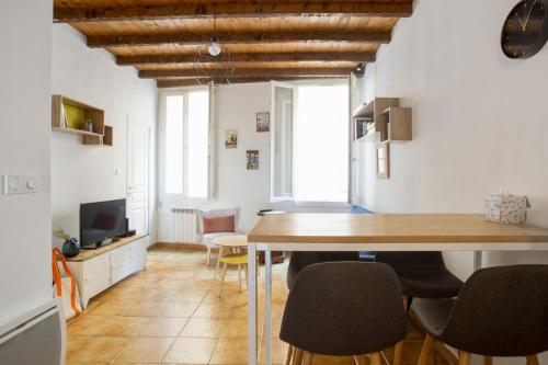 Spacious 1br near the Old Port & the train station of La Ciotat Welkeys