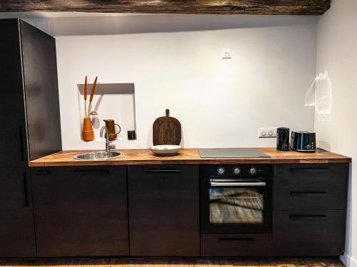 Spacious 2br in Arles Historical Center With Terrace