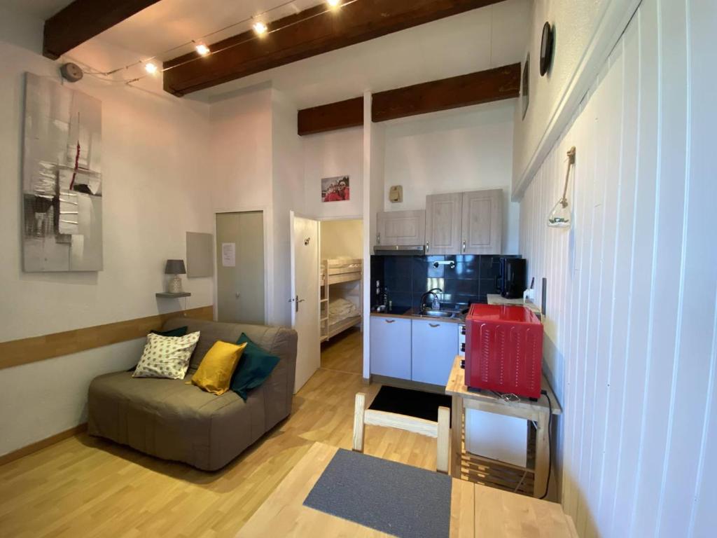 Spacious 3 bedroom apartment with seaview 8600-250 Lagos