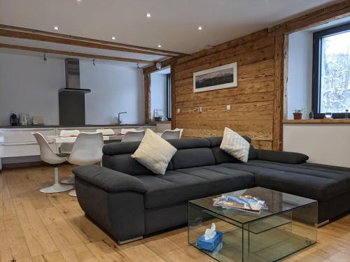 Spacious 4 bedroom apartment near Morzine