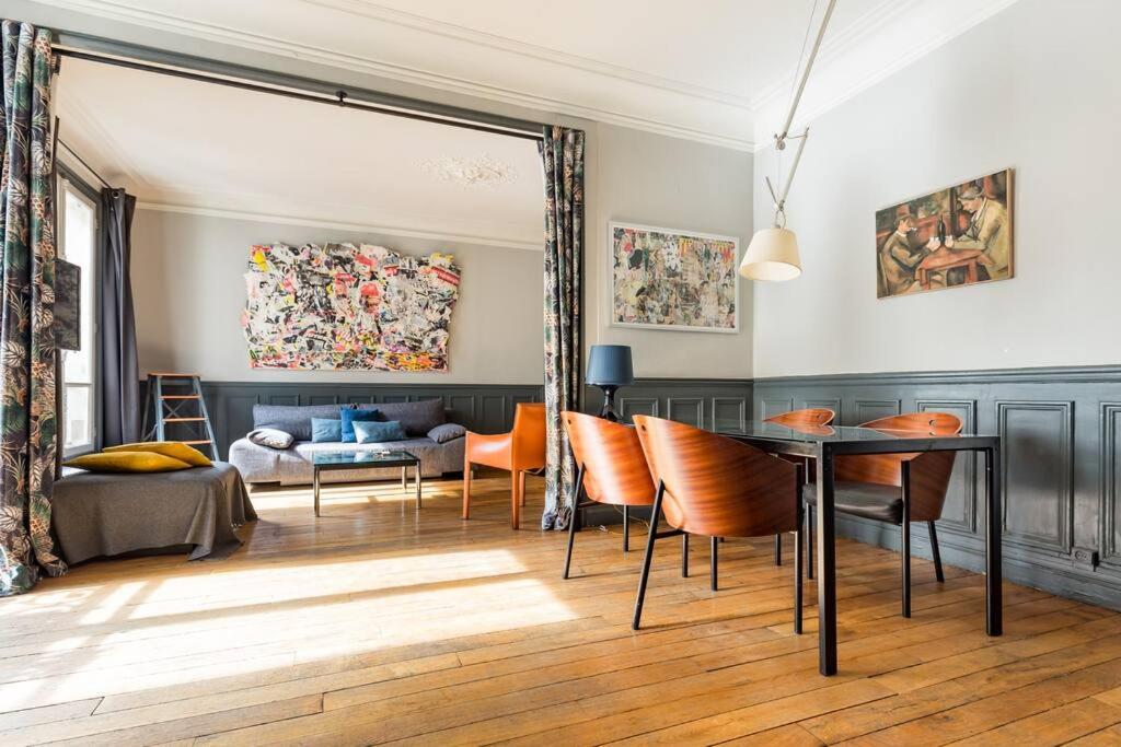 Spacious and Bright 2 Bedroom Apartment, Typically Parisian, Montmartre-Opera, Central Paris 22 Rue des Martyrs, 75009 Paris