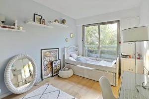 Spacious And Bright Apt With Terrace Wifi