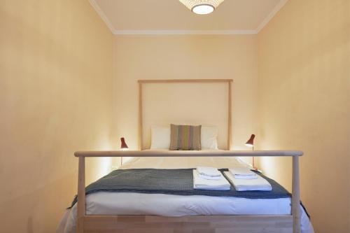Spacious and Renovated Apartment With Amazing Patio, By TimeCooler