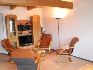 Spacious Apartment in Boddin with Garden