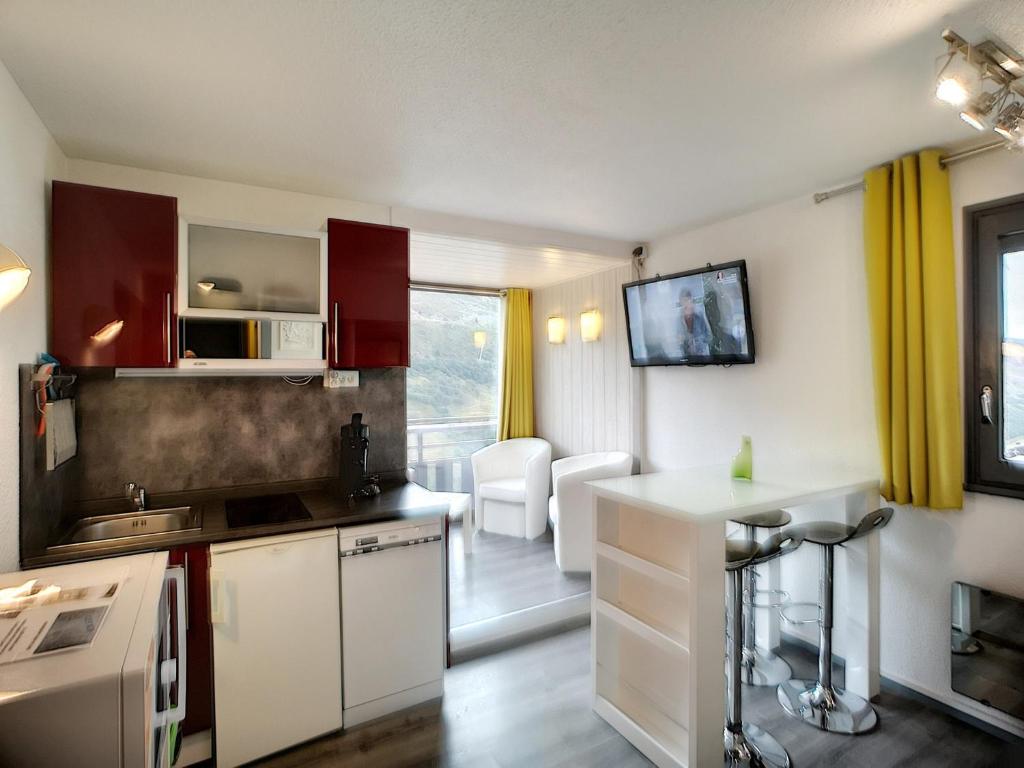 Spacious Apartment in M ribel near Ski Lift 73550 Méribel