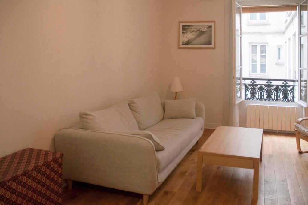 Appartement Spacious apartment near the Bastille 10 Avenue Parmentier 75011 Paris