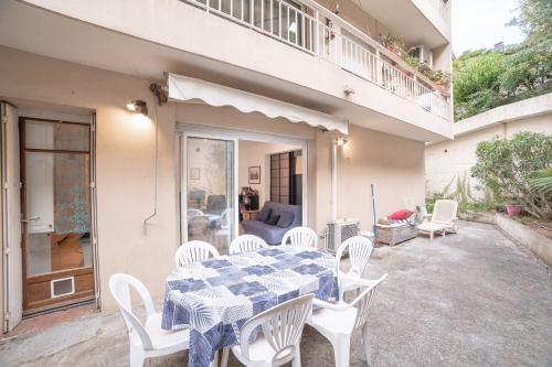 Spacious apartment near the city center and La Croisette beaches