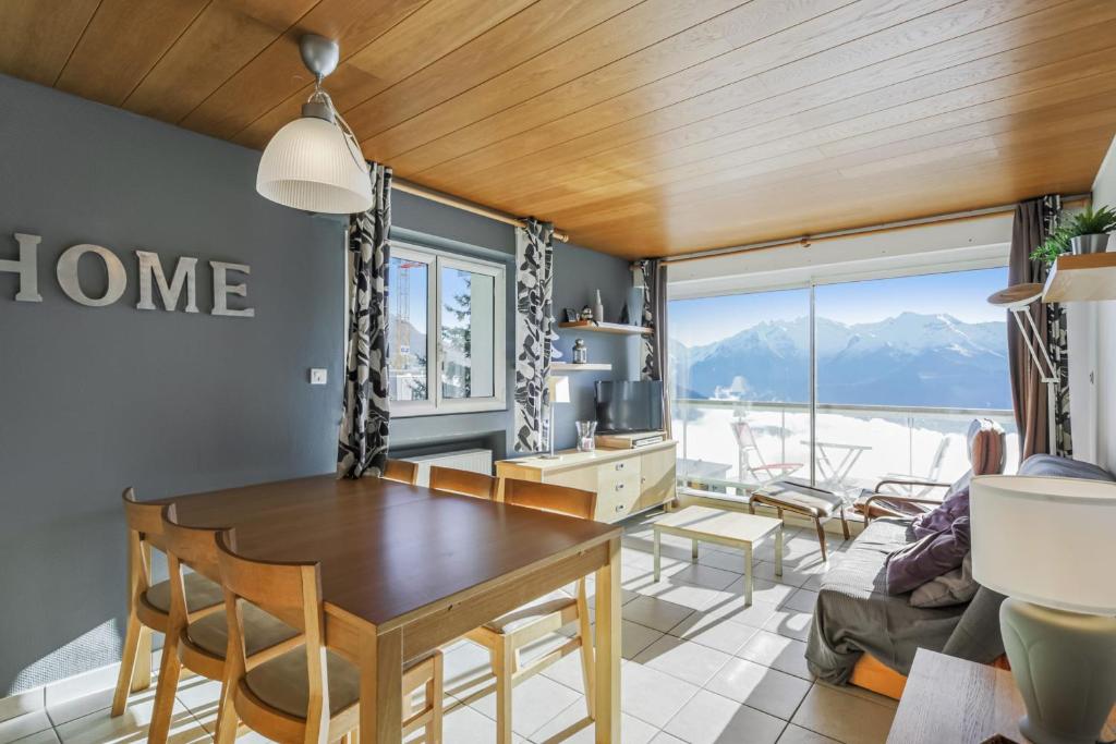 Spacious apartment with wonderful view - Welkeys Résidence le Signal, 38750 Huez