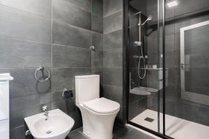 Spacious Fresh Flat w/ Terrace - Near Sea
