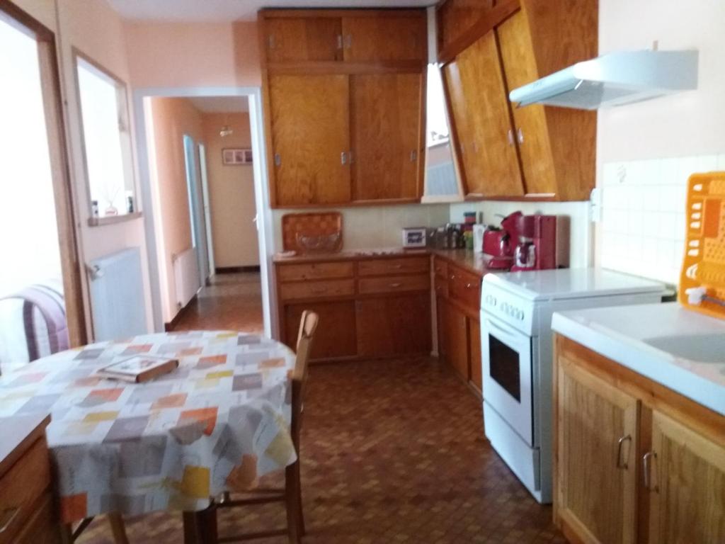 Spacious Luxury apt, 12 min walk to Croisette beach and Conf Centre