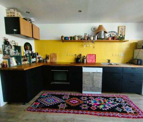 Spacious nest with open view near downtown