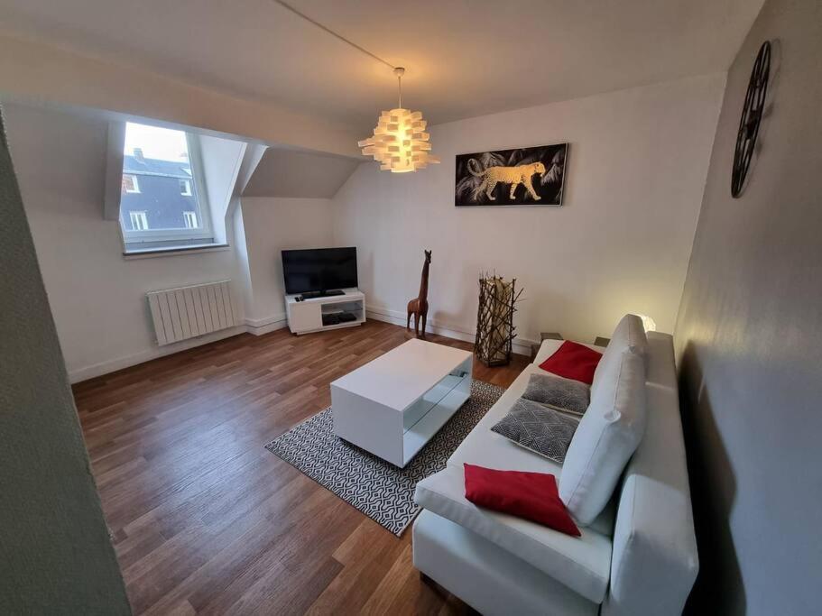 Spacious one bedroom appartement for 4Near Tram CE #B3