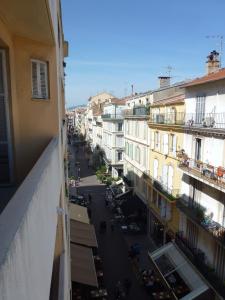Spacious one bedroom - great location!