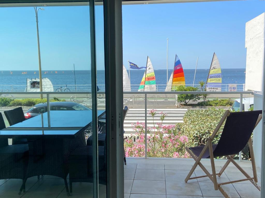 Spacious ski-in ski-out apartment 4-6 pax, 161 Sources de Marie Arc 1950