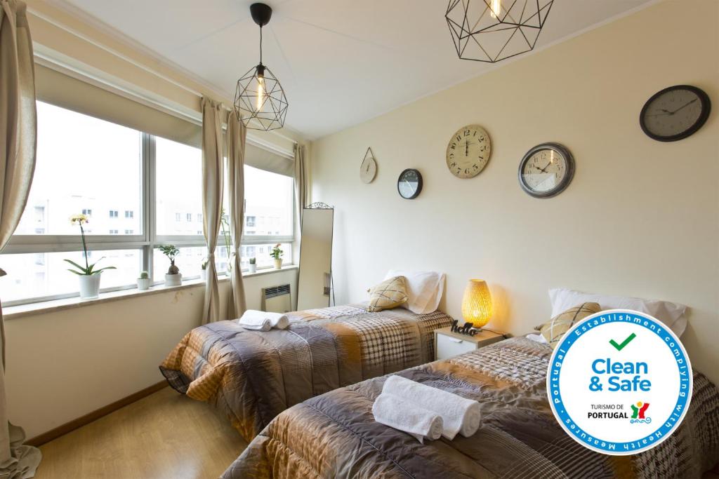 Spacious Trendy Flat with Netflix - Central Location 39 Rua de Aníbal Cunha, 4050-048 Porto