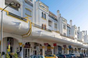 Spacious Two bedroom apt, 200m from the beach