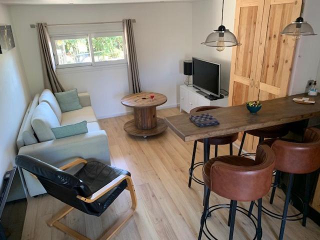 Spacious Two bedroom apt, 200m from the beach 8400-569 Carvoeiro