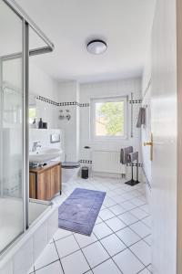 SpaciousLiving Design Apartment - Central - Box spring bed - Exhibition