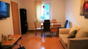 Appartement Spartan Oelsnitz am Hegebach for 6 with Netflix Self Check-in Obere Hauptstraße 47 a 09376 Oelsnitz Saxe