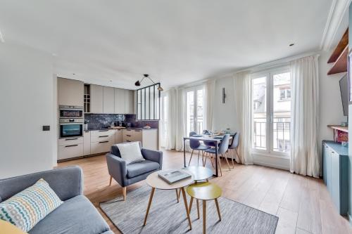 Splendid 3 bdrs Flat in a Prime Location of Paris