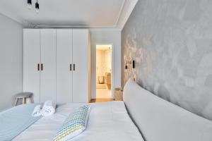 Splendid 3 bdrs Flat in a Prime Location of Paris