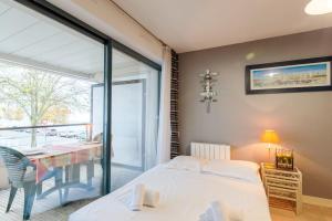 Splendid flat with terrace nearby La Rochelle city center - Welkeys