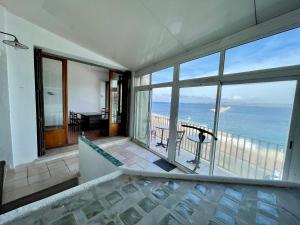 Splendid sea front Villa apartment TOP Location