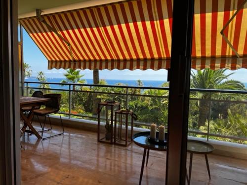Splendid sea view 1 Bedroom access to the beach and swimming pool