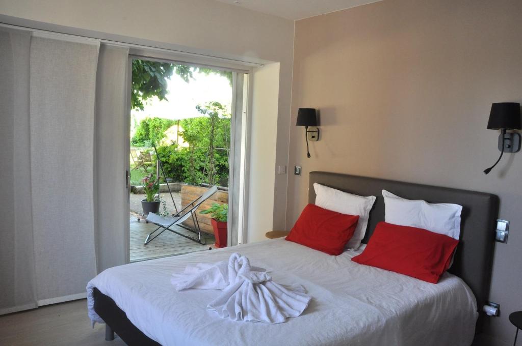 Splendid sea view 1 Bedroom access to the beach and swimming pool 06220 Vallauris